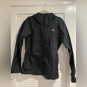Patagonia Torrentshell Jacket. Size: M. Color: Black